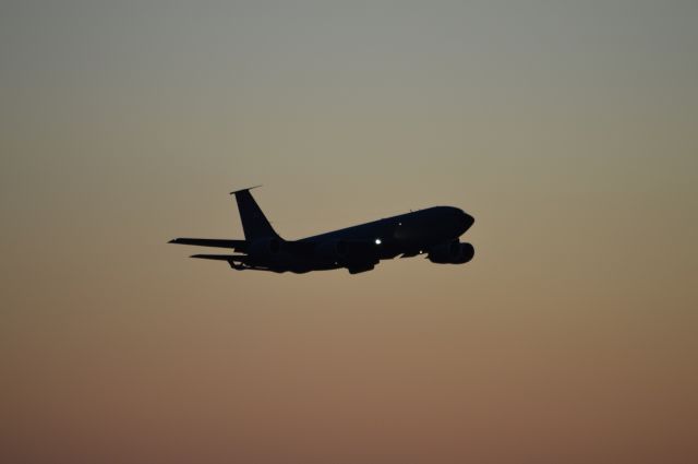 Boeing C-135B Stratolifter — - A KC-135 doing touch and gos at Huntsville International Airport.