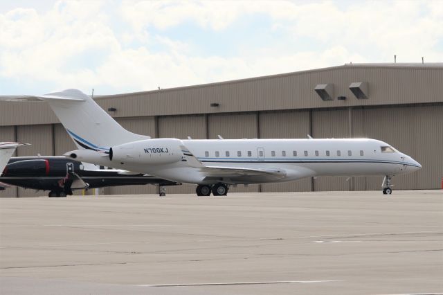 Bombardier Global Express (N700KJ)