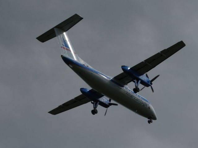 de Havilland Dash 8-100 (N837EX)