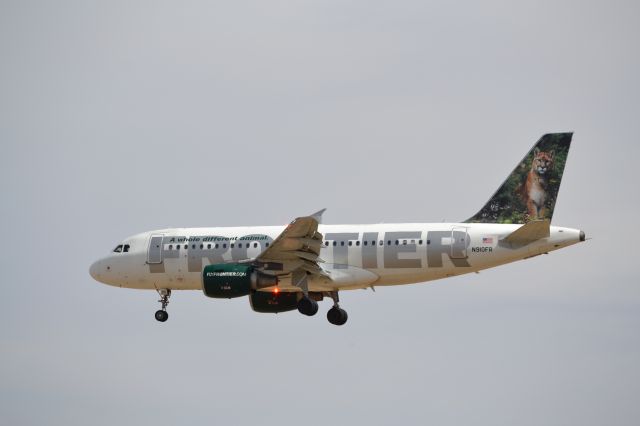 Airbus A319 (N910FR) - "Sal the Cougar" coming in to land on runway 35L 03/19/17