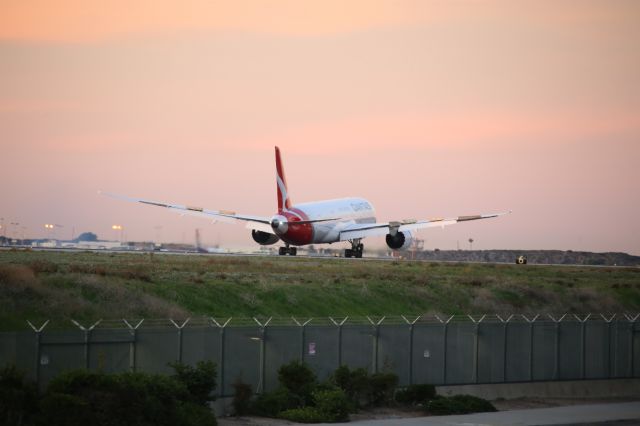 Boeing 787-9 Dreamliner (VH-ZNF)