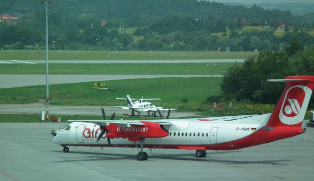 de Havilland Dash 8-400 (D-ABQE)