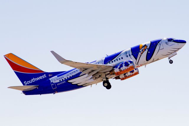 Boeing 737-700 (N946WN)