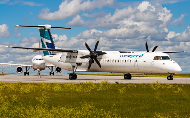 de Havilland Dash 8-400 (C-GWEJ)