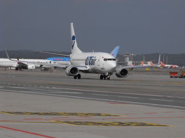 Boeing 737-500 (VQ-BJS)