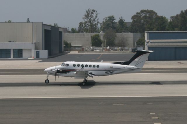 Beechcraft Super King Air 350 (N17WC)