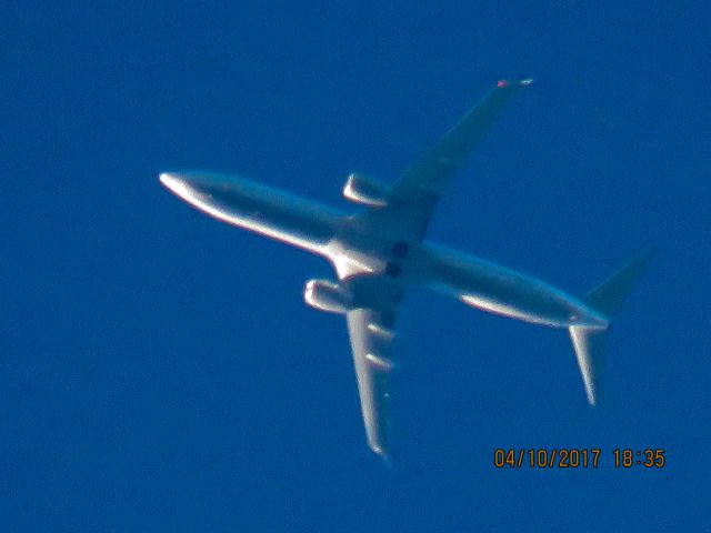 Boeing 737-900 (N67812)