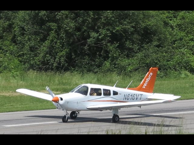 Piper Cherokee Arrow (N616VT) - Landing runway 17.