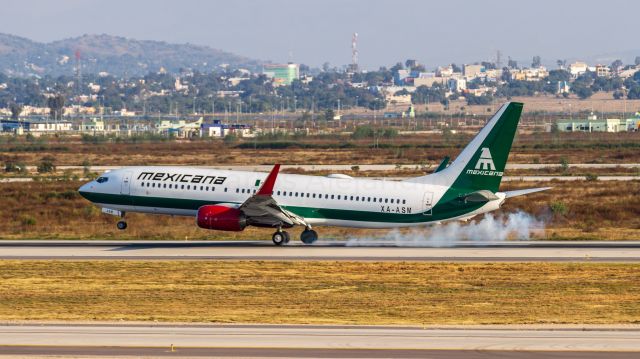 Boeing 737-800 (XA-ASM)