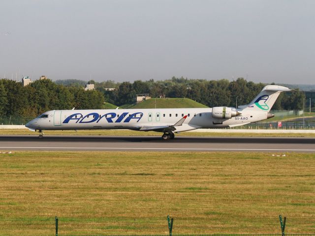 Canadair Regional Jet CRJ-900 (S5-AAO) - Passerelle Spotter 07R - 25L. From Lubljana SloVenia LJLJ.