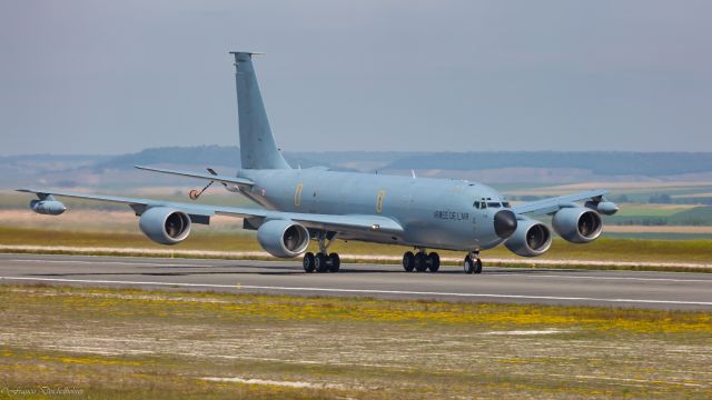 Boeing C-135B Stratolifter (F-UKCL)