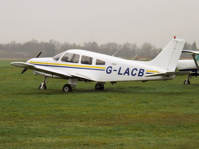 Piper Cherokee (G-LACB)