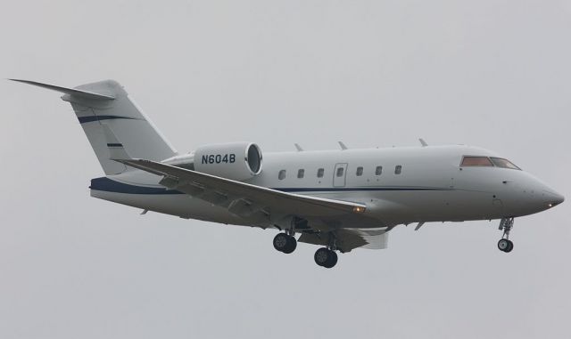 Canadair Challenger (N604B)