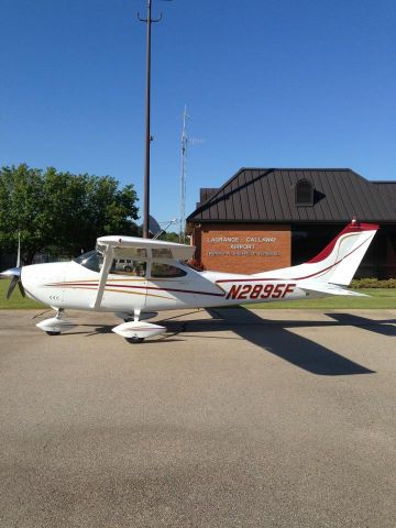 Cessna Skylane (N2895F)