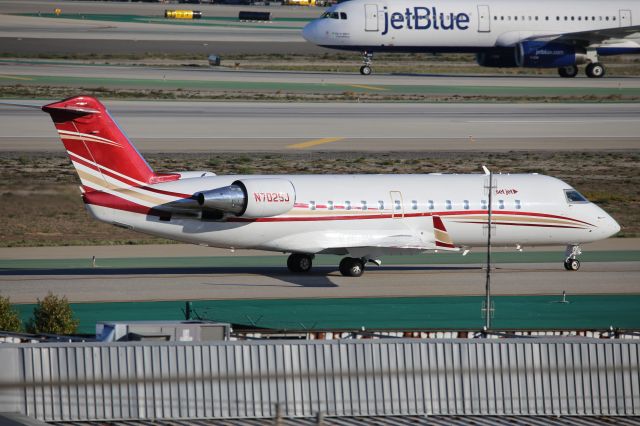 Canadair Regional Jet CRJ-200 (N702SJ)