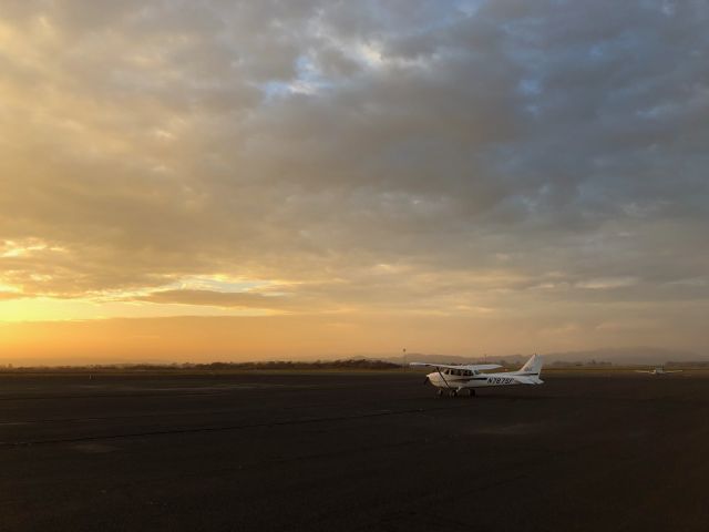 Cessna Skyhawk (N787SP) - Sunset at Napa on New Years Eve