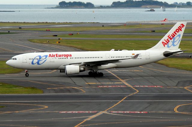Airbus A330-300 (EC-JPF) - Europa 31 arriving from Madrid
