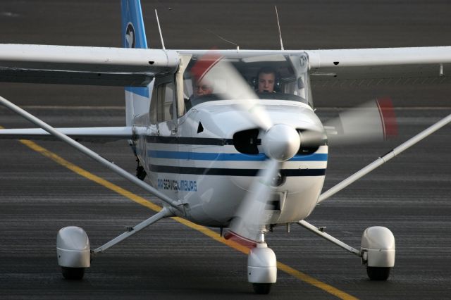 Cessna Skyhawk (PH-NPT) - FLYING FOR AIR SERVICE LIMBURG NEAR MAASTRICHT