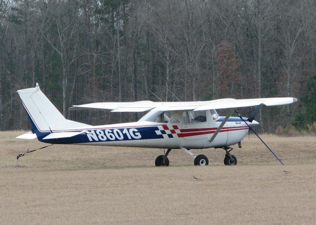 Cessna 152 (N8601G) - Parked at Vivian, Louisiana.
