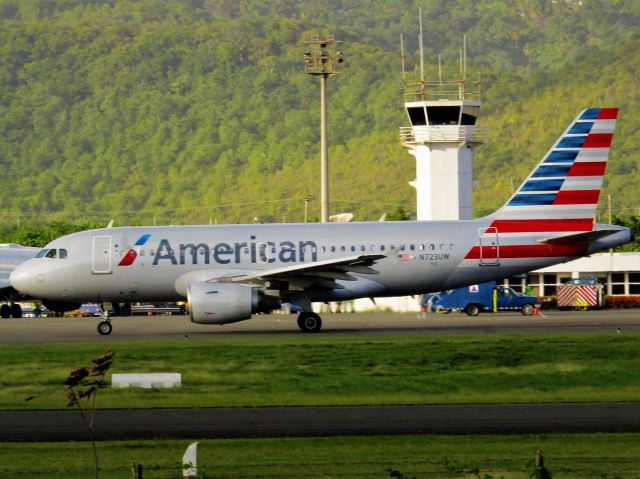 Airbus A319 (N723UW)