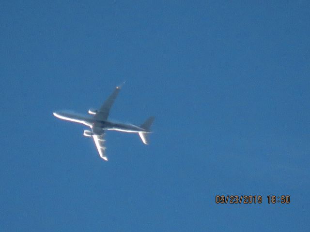 Embraer 175 (N248NN)