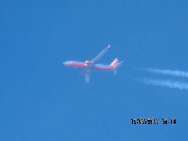 Boeing 737-800 (N8609A)