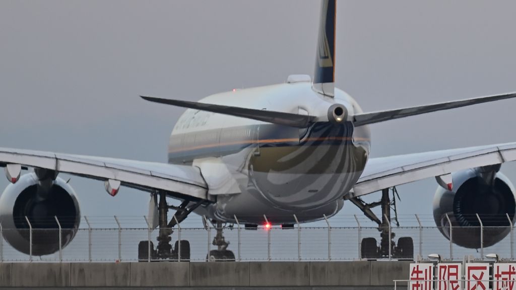 Airbus A350-900 (9V-SHG) - 24.Feb.2024br /Singapore Airlines Airbus A350-941 (9V-SHG)br /Takeoff at RWY 05.