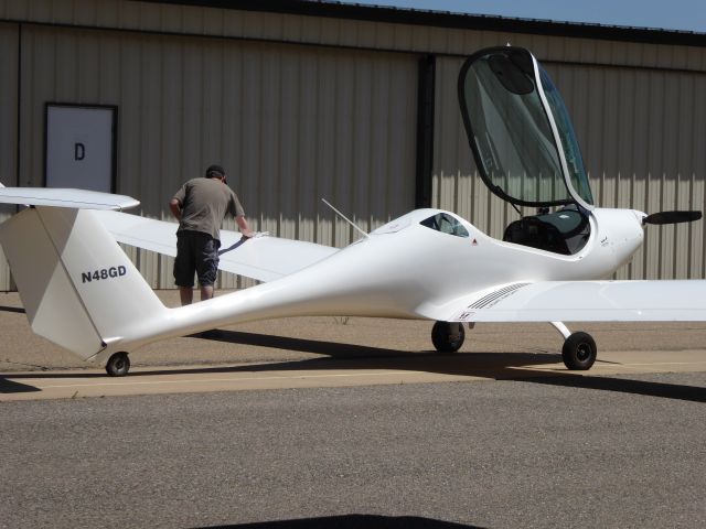 N48GD — - KLMO Hanger