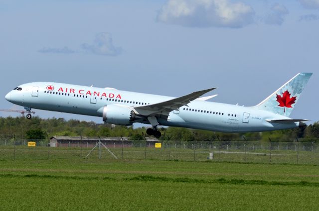 Boeing 787-8 (C-FGFZ)