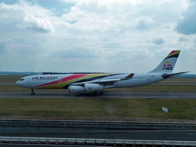 Airbus A340-300 (OO-ABA) - Air Belgium A340-313 operating for Air France.  Taxiing out as AF104 to Lagos.