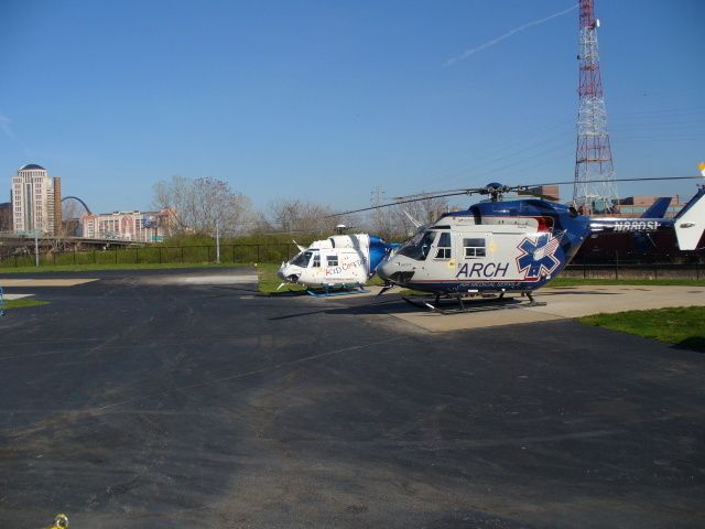 N880SL — - ARCH 8 and ARCH 11 at MU05. Downtown St Louis, MO Base