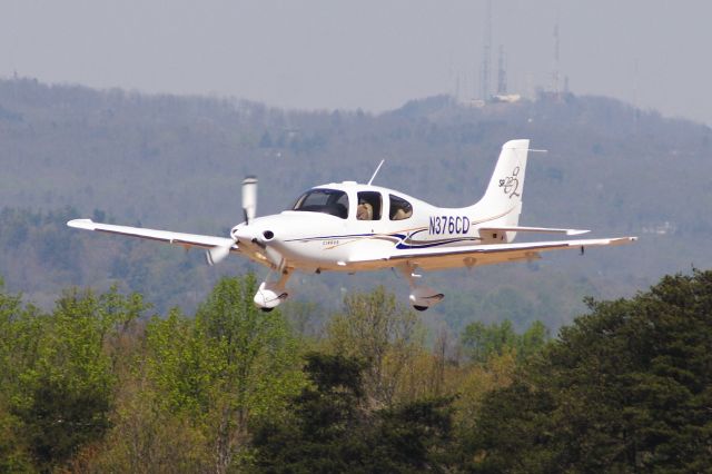 Cirrus SR-22 (N376CD)