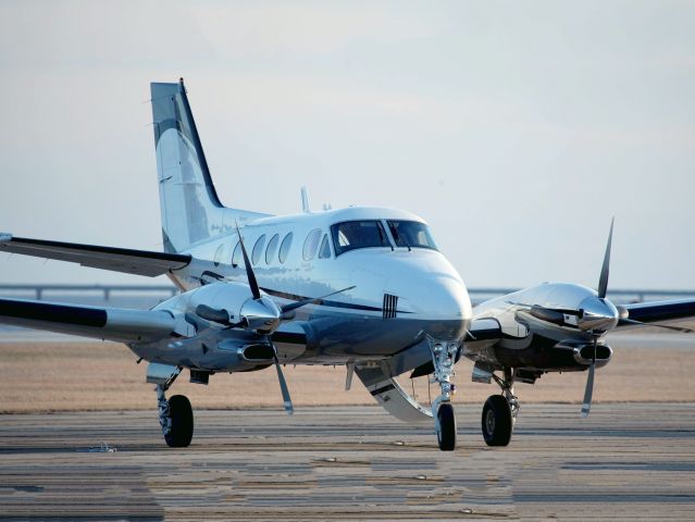 Beechcraft King Air 90 (N331JP)