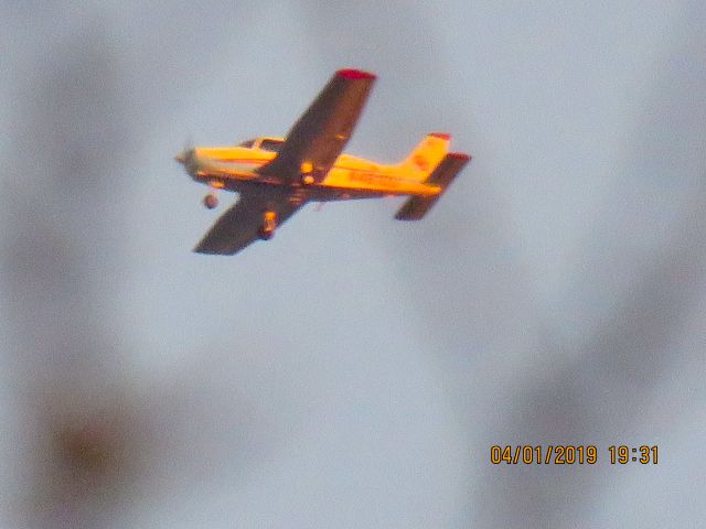Piper Cherokee (N4810U)
