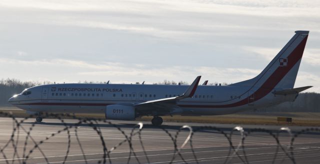 Boeing 737-700 (0111) - Polish Goverment Airplane landing at EPWR.