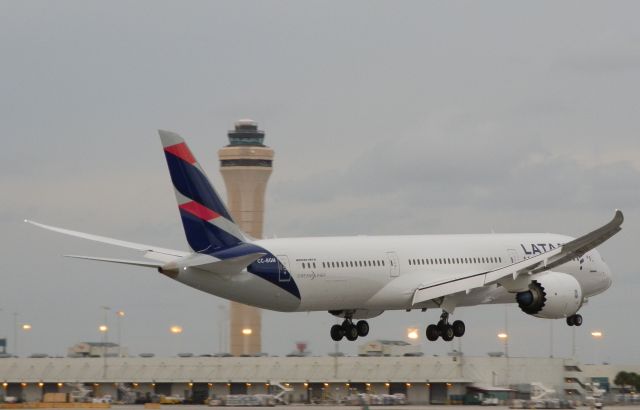 Boeing 787-9 Dreamliner (CC-BGM)