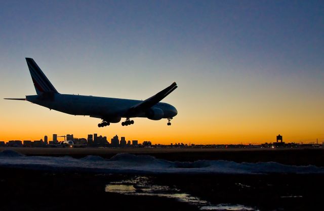 BOEING 777-300ER (F-GSQH) - 33L sunset arrival from the City of Lights  - Paris  "La Ville Lumière"