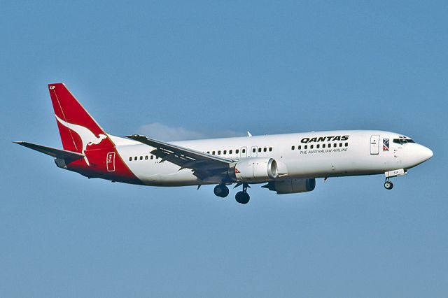 JABIRU Jabiru J450 (VH-TJP) - QANTAS - BOEING 737-476 - REG : VH-TJP (CN 24441/2362) - ADELAIDE INTERNATIONAL AIRPORT SA. AUSTRALIA - YPAD (23/10/1995)