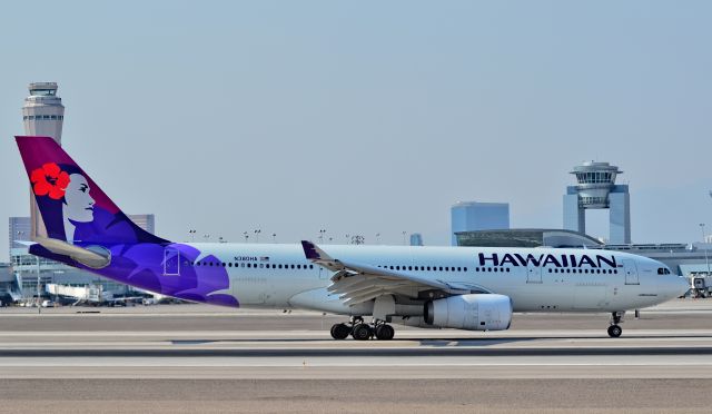 Airbus A330-200 (N380HA) - N380HA Hawaiian Airlines 2010 Airbus A330-243 - cn 1104 "Makali i" - Las Vegas - McCarran International Airport (LAS / KLAS)br /USA - Nevada August 19, 2015br /Photo: Tomás Del Coro