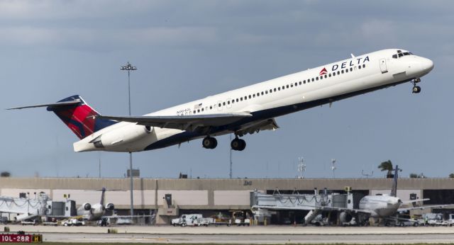 McDonnell Douglas MD-88 (N964DL) - Dec 31, 2013