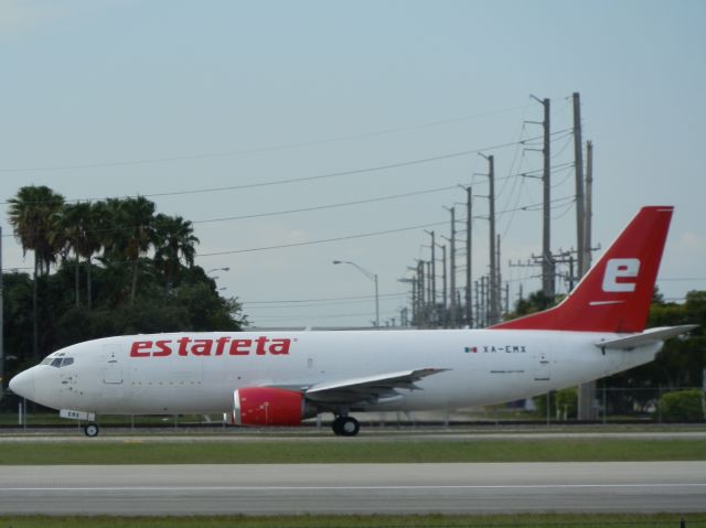 BOEING 737-300 (XA-EMX)