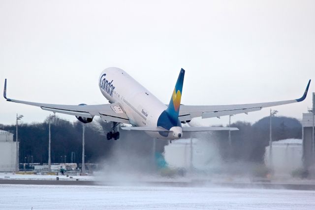 BOEING 767-300 (D-ABUE)