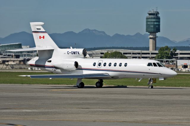 Dassault Falcon 50 (C-GWFK)