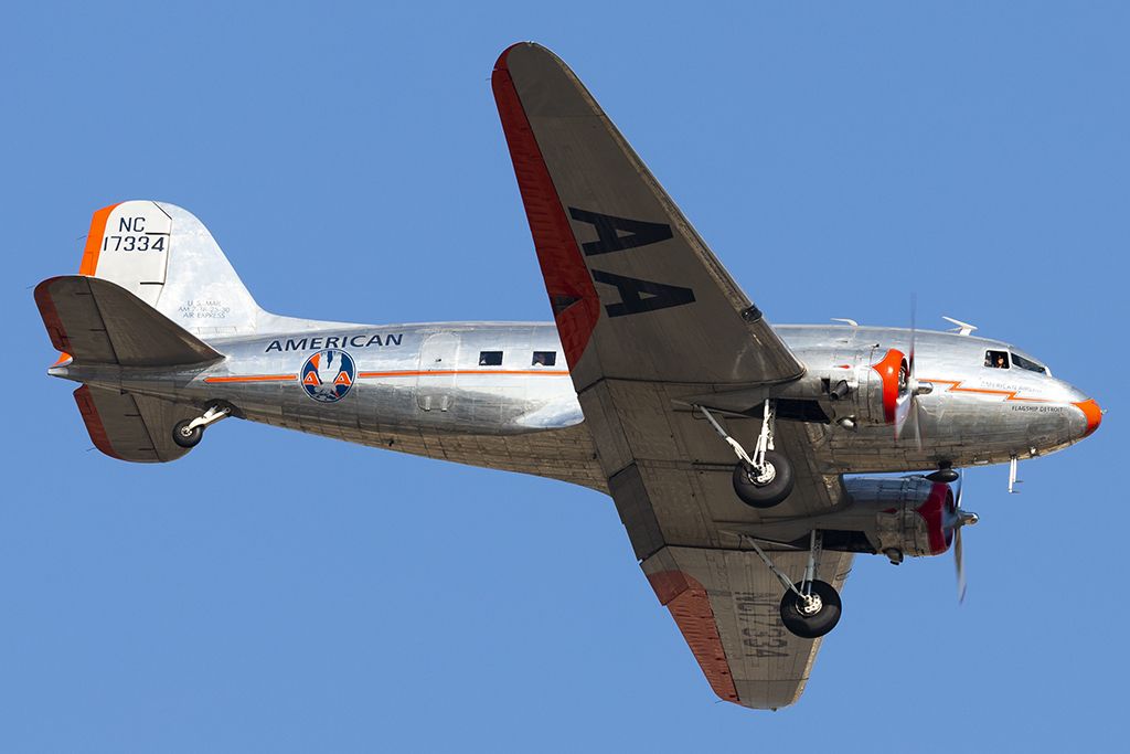 Douglas DC-3 (NC17334)