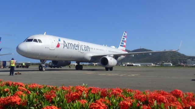 Airbus A321 (N153AN)