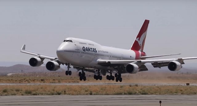 Boeing 747-400 (VH-OEE)