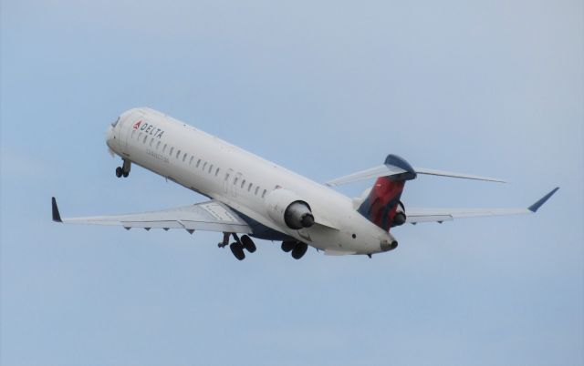 Canadair Regional Jet CRJ-900 (N272PQ) - Taking off right after the USAF flyover!