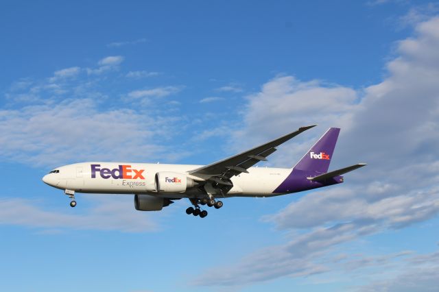 Boeing 777-200 (N851FD)