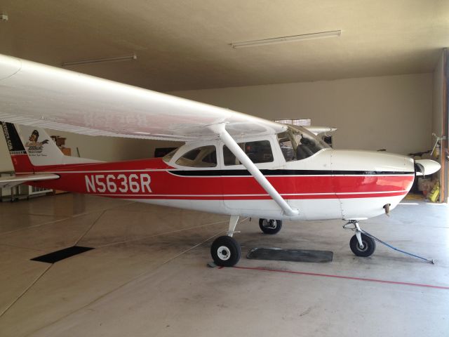 Cessna Skyhawk (N5636R) - Getting ready for a Long flight