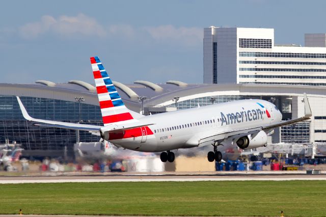 Boeing 737-800 —